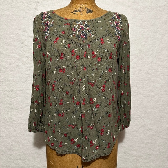 Mason & Belle Tops - ❤️‍🔥 CLEARANCE - NWT Mason & Belle green floral print blouse